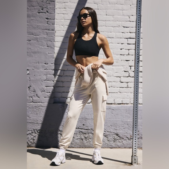NWOT Vuori Boyfriend Cargo Jogger - M milkweed heather - Picture 1 of 6
